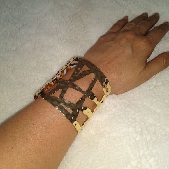 NWT Amrita Singh Bali Brass Gold tone bracelet - Picture 2 of 6